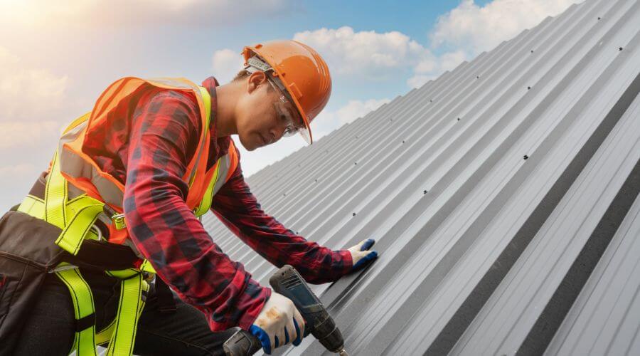 Expert Emergency Roof Repairs services in Lindsborg, KS